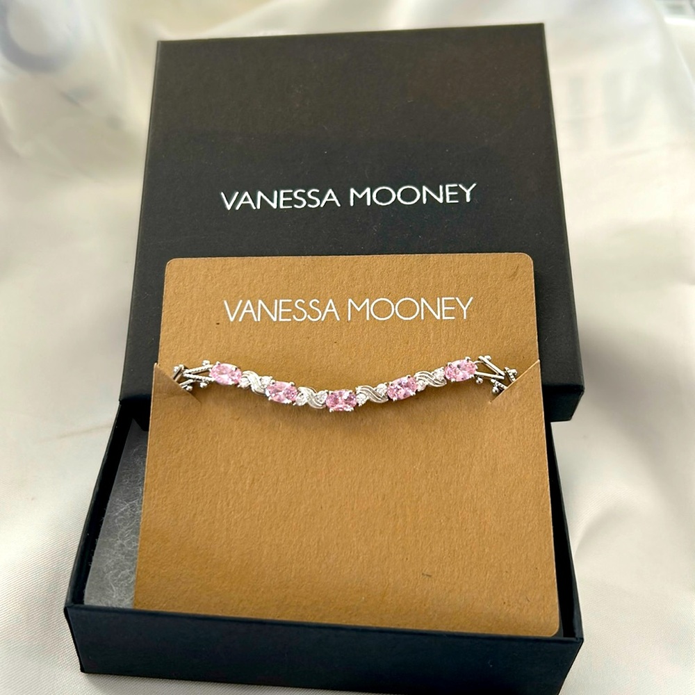 VANESSA MOONEY “FIONA” BRACELET NEW IN ORIGINAL BOX!